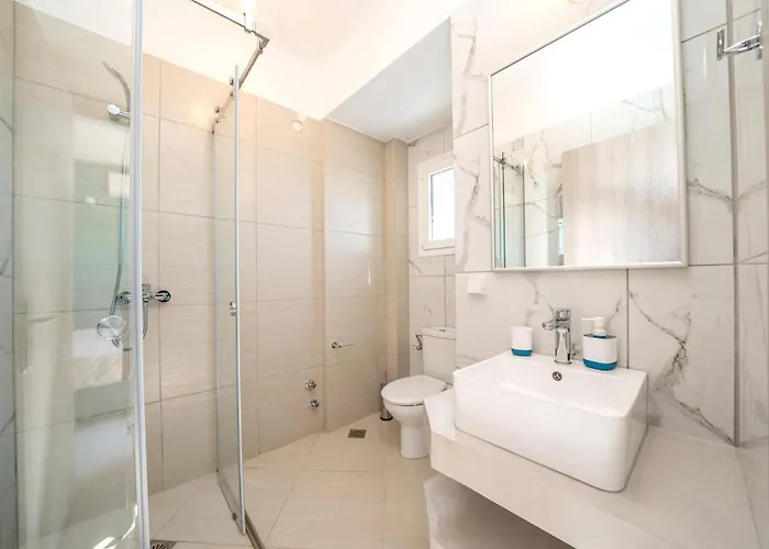 Roz By فيلة Plateies